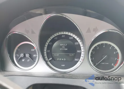 2011 Mercedes-Benz C 300 Luxury/Sport z USA, uszkodzony, nr VIN WDDGF5EB2BR168537